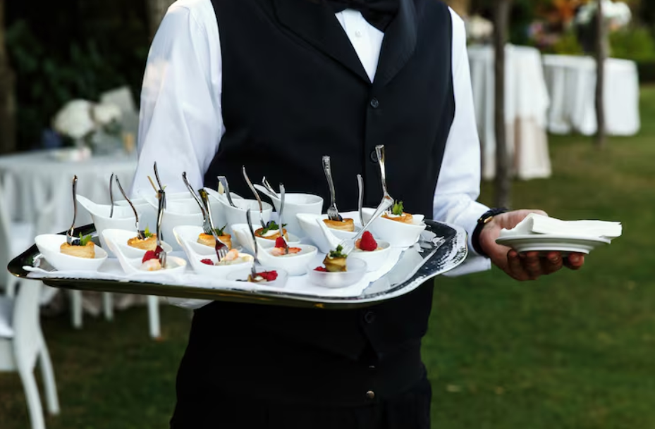 Wie du das passende Catering Angebot für deine Feier findest